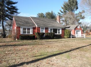 32 Sykes Rd, Seekonk, MA 02771