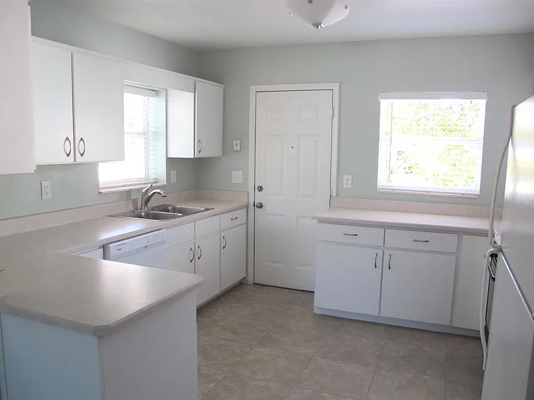 800 Ocean Ave — Photo 13