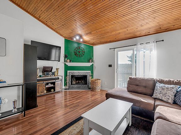 3rd image of 2506 Knightsbridge Ln