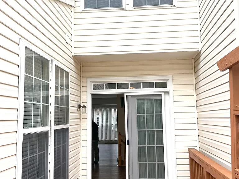 2540 Banshire Dr — Photo 24