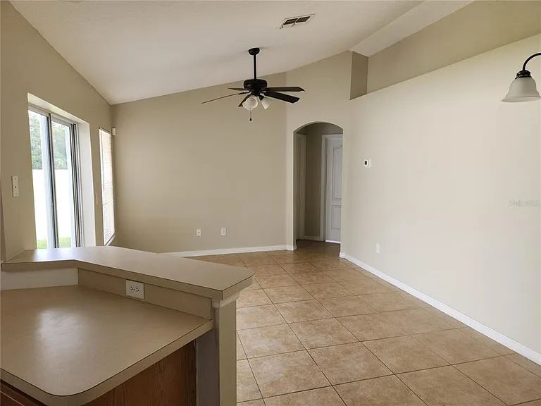 1405 Teal Ct — Photo 9