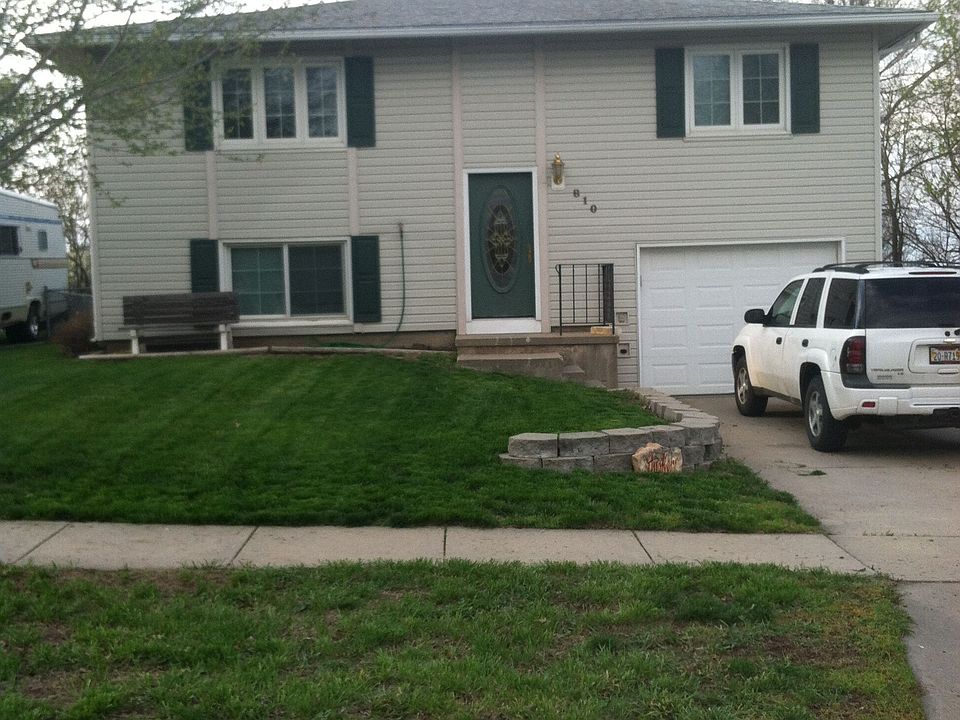 1st image of 810 Applewood Dr