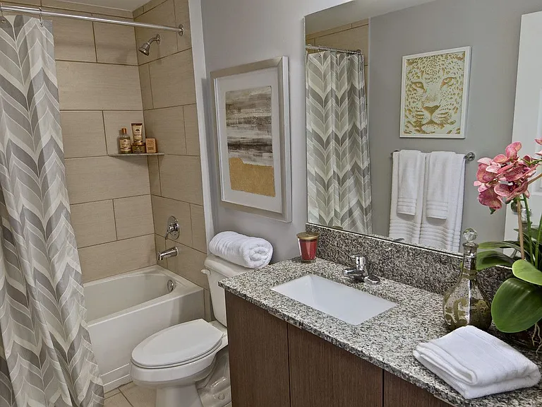Bathroom | Soaking Tub