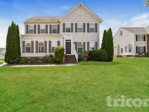 1507 Chaplin Bay Dr, Chester, VA 23836