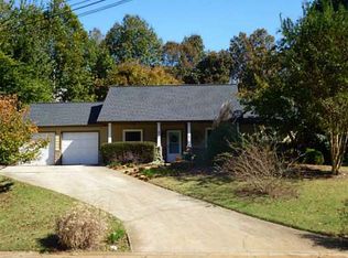 612 Bluff Dr, Woodstock, GA 30188