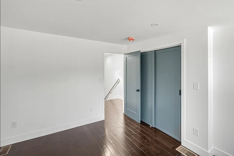 3 bed, 1.0 bath, 1470 sqft, $2,650 — Photo 4