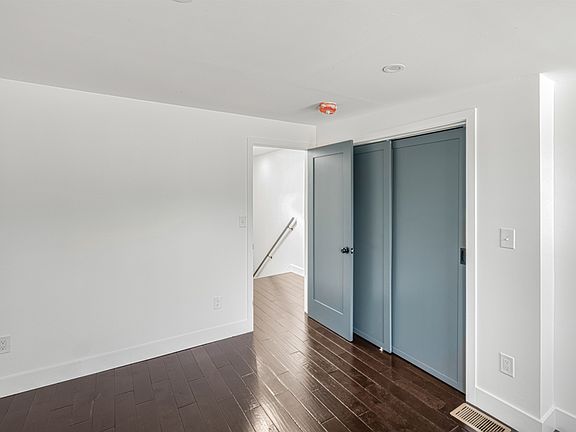4th image of 325 W Lorraine Ave