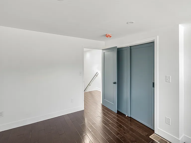 325 W Lorraine Ave — Photo 4