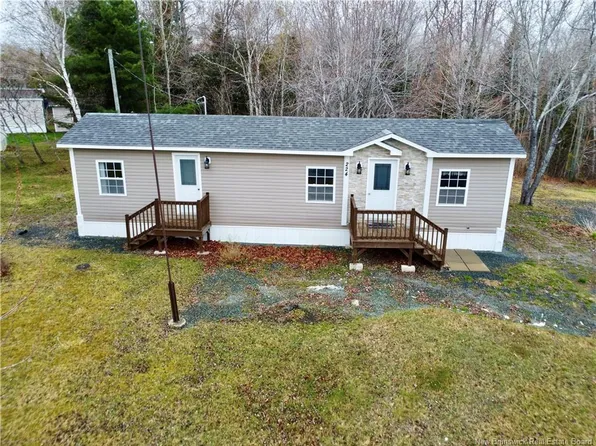 224 Birchgrove Dr, Beresford, NB E8K 1G7