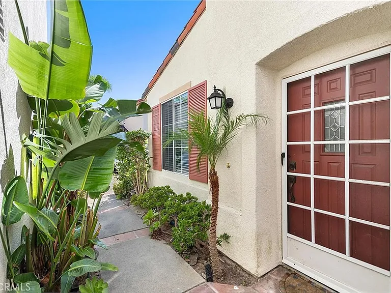 39 Colony Way — Photo 2