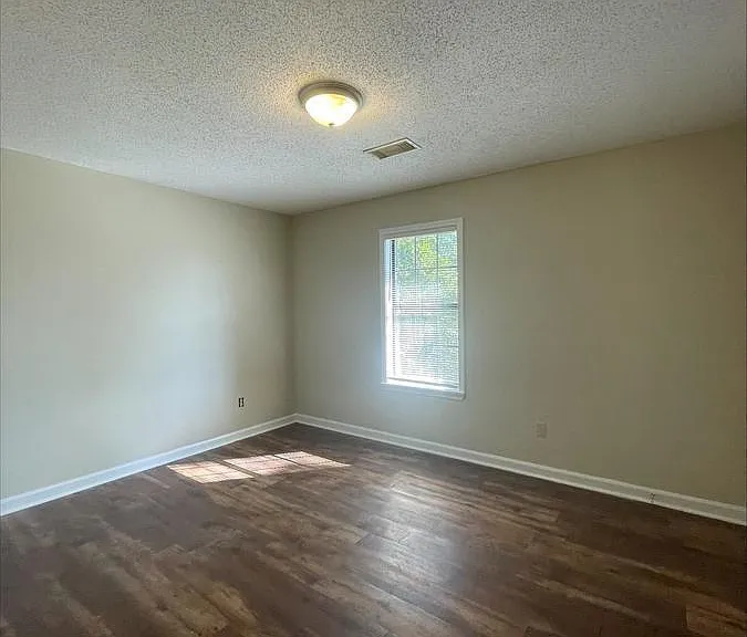 8400 Rutherford Dr — Photo 8