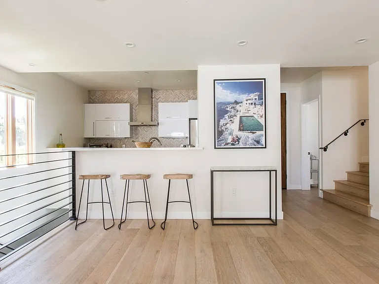 1319 Yale St #1 — Photo 16