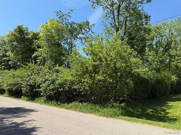 3rd image of Claremont Cir