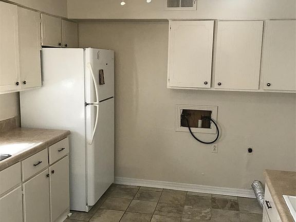 4th image of 14 Briarwood Ln