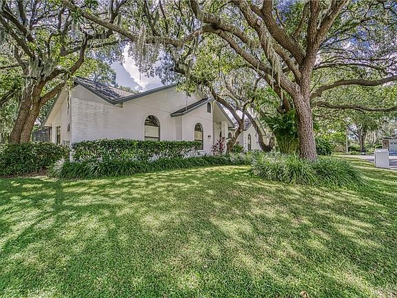 4th image of 2707 Pine Club Dr