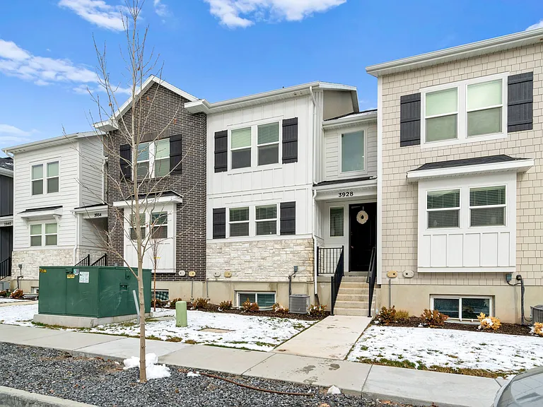 3928 W Hardman Way #4 — Photo 4