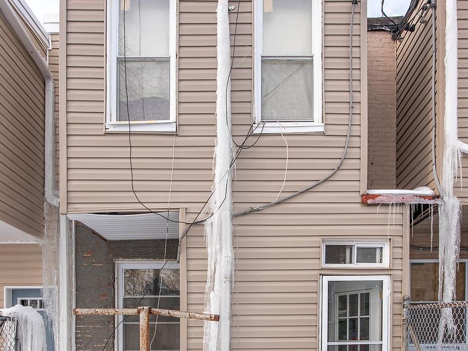 2nd image of 2755 Fenwick Ave