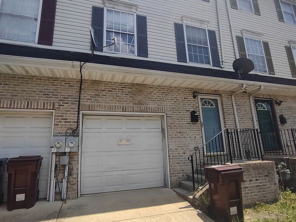 1st image of 404 S Claymont St