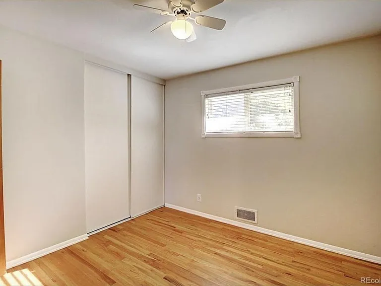 1385 Salem St — Photo 10