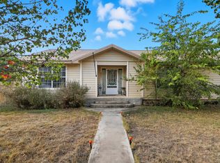 501 E Johnson St, Burnet, TX 78611