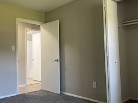 2nd image of 5600-5601 Leiden Rd #5601-3A