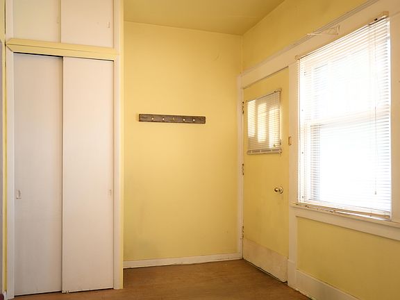 3rd image of 103 S Arch St