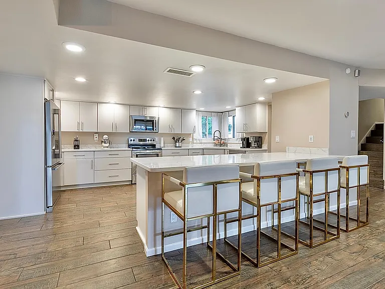 8249 E Redwing Rd — Photo 17