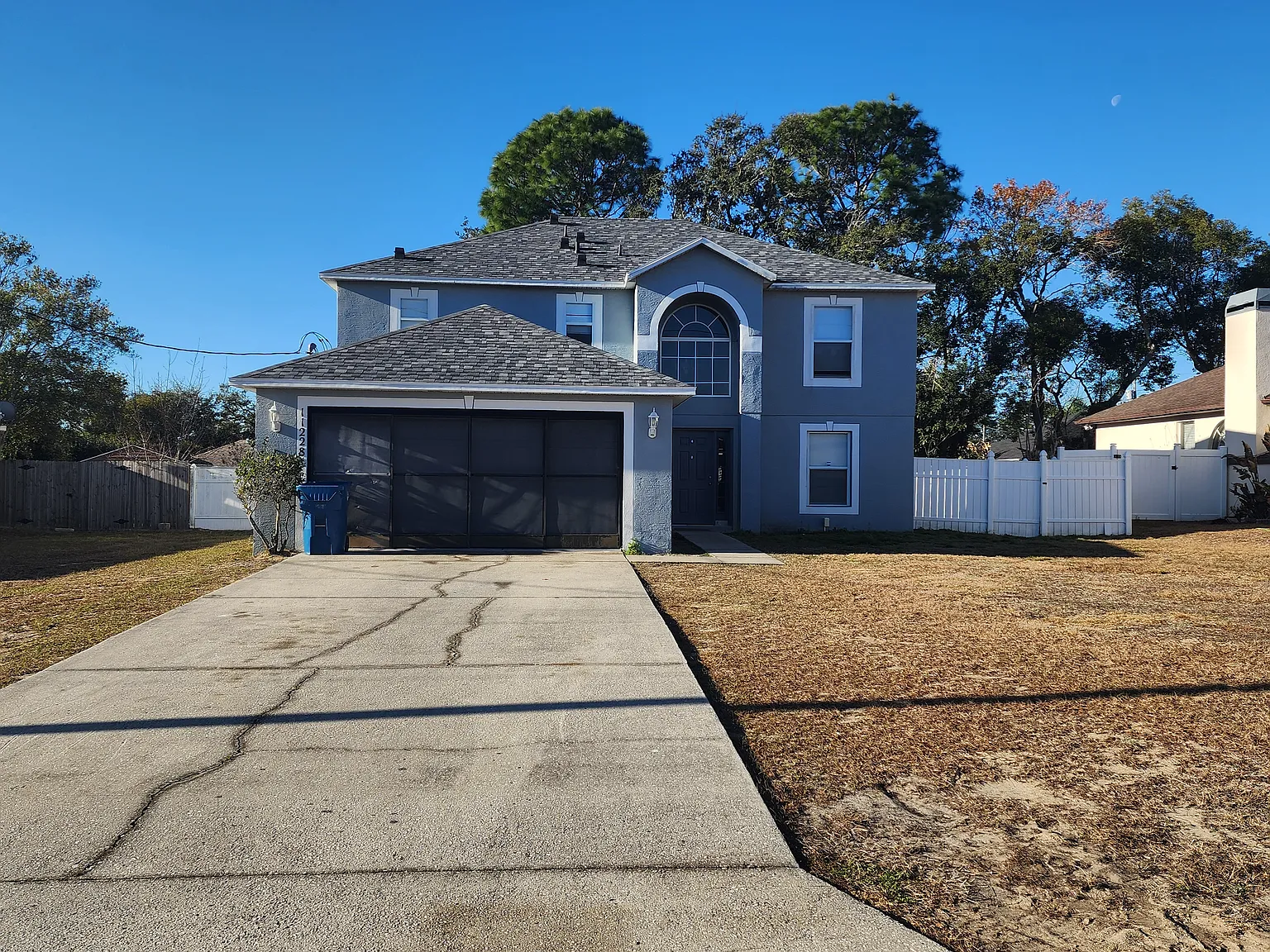 4 bed, 2.5 bath, 2222 sqft, $2,000 — Photo 1