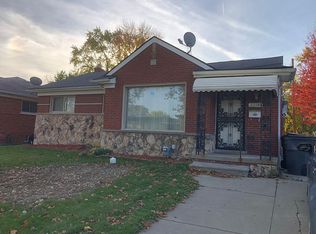 22181 Parklawn St, Oak Park, MI 48237
