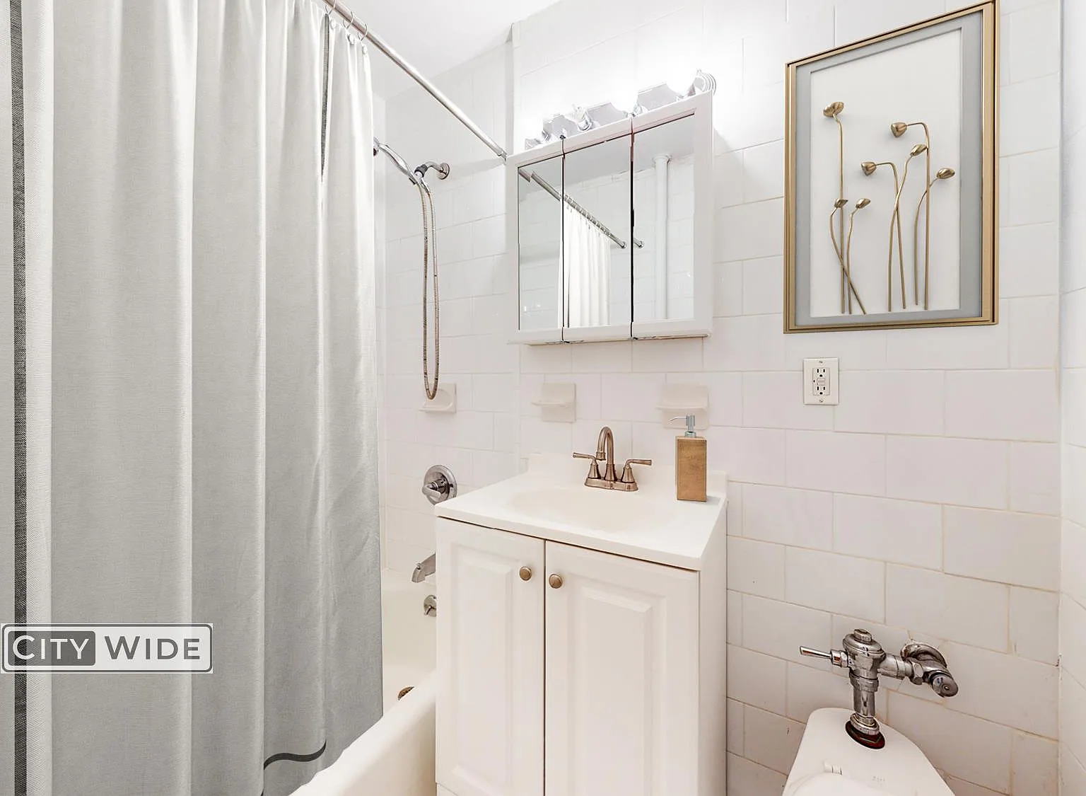 340 East 53rd Street — Photo 4