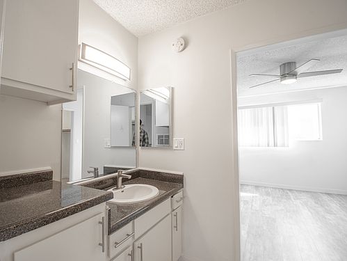 5th image of 12706 Venice Blvd APT 28