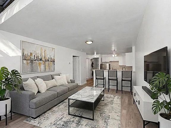 4th image of 1079 E 72nd St #33