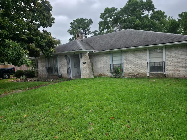 12543 Wrenthorpe Dr, Houston, TX 77031