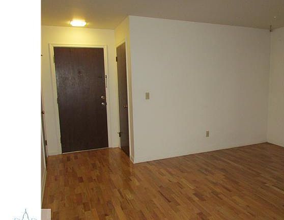 2nd image of 523 E Bainbridge Dr #27