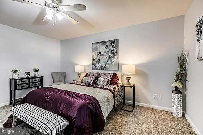 323 Sweet Briar Ct — Photo 23