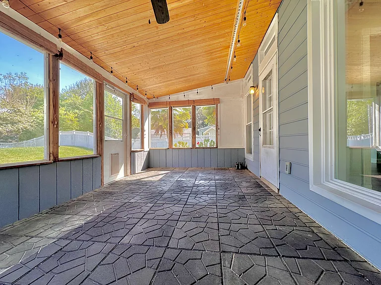 10223 Bon Meade Ln — Photo 14