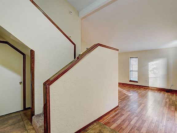 3rd image of 2507 NE Turtle Creek Dr