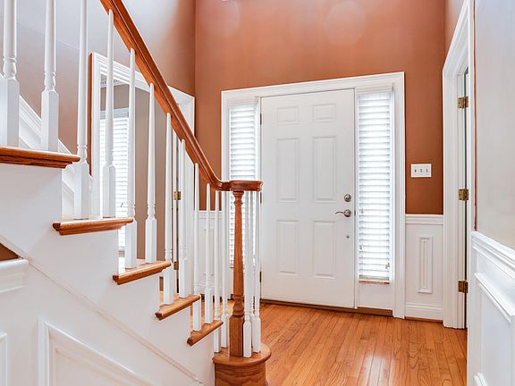 5th image of 345 Farragut Crossing Dr