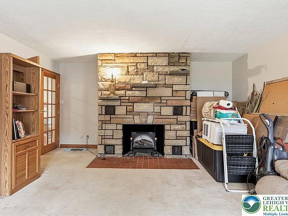 5th image of 3044 W Pennsylvania St