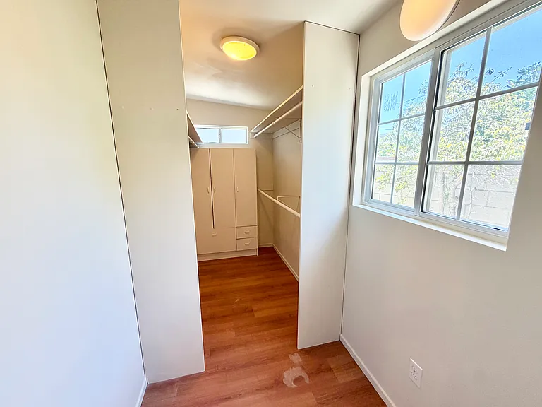 3774 La Crescenta Ave — Photo 29