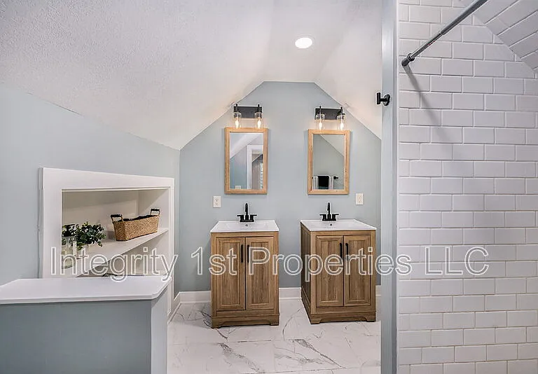 4419 State Line Rd — Photo 16