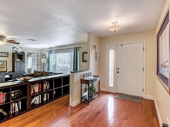 3rd image of 2020 Hilltop Dr