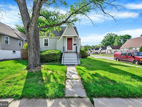 2nd image of 7401 Park Dr