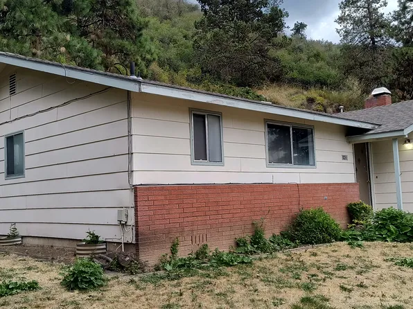 1435 Lakeshore Dr, Klamath Falls, OR 97601