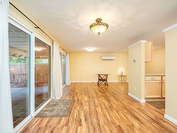 5th image of 804 NE 174th Ave