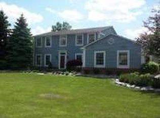 18450 Heron Ave, Grosse Ile, MI 48138
