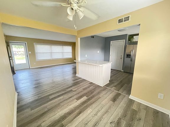 4th image of 2217 Helsley Ave