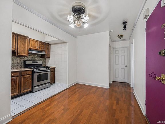 3rd image of 4044 Harper Avenue