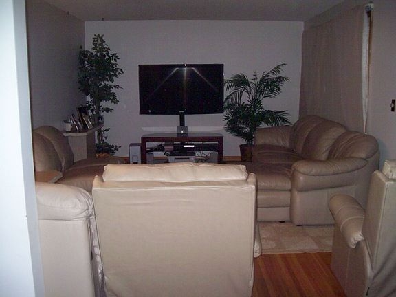 3rd image of 115 8th Ave
