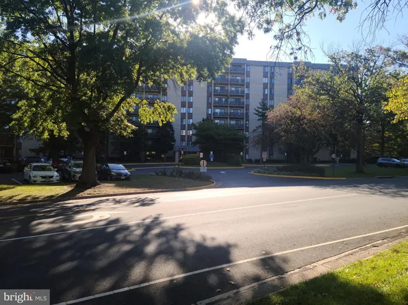3101 S Manchester St APT 623, Falls Church, VA 22044